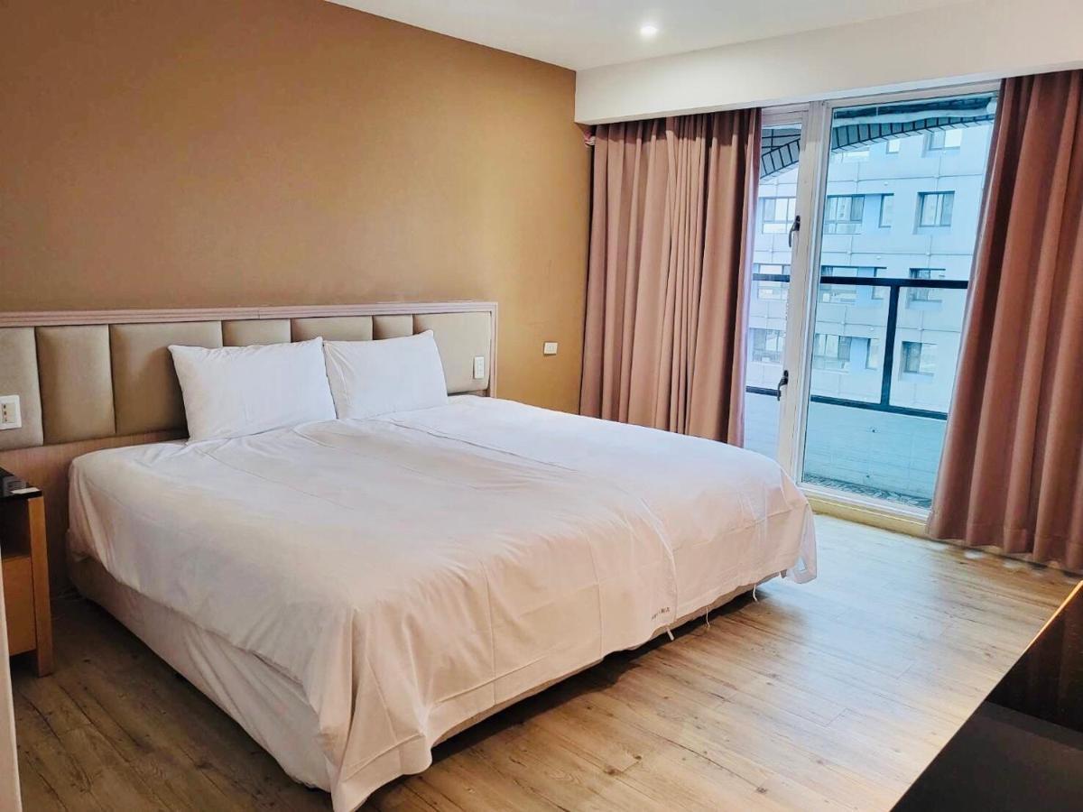 Hotel Champs Elysees Taichung Eksteriør billede