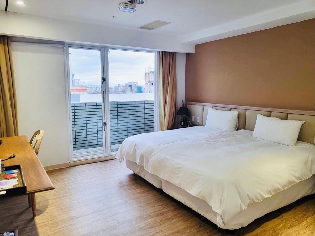 Hotel Champs Elysees Taichung Eksteriør billede