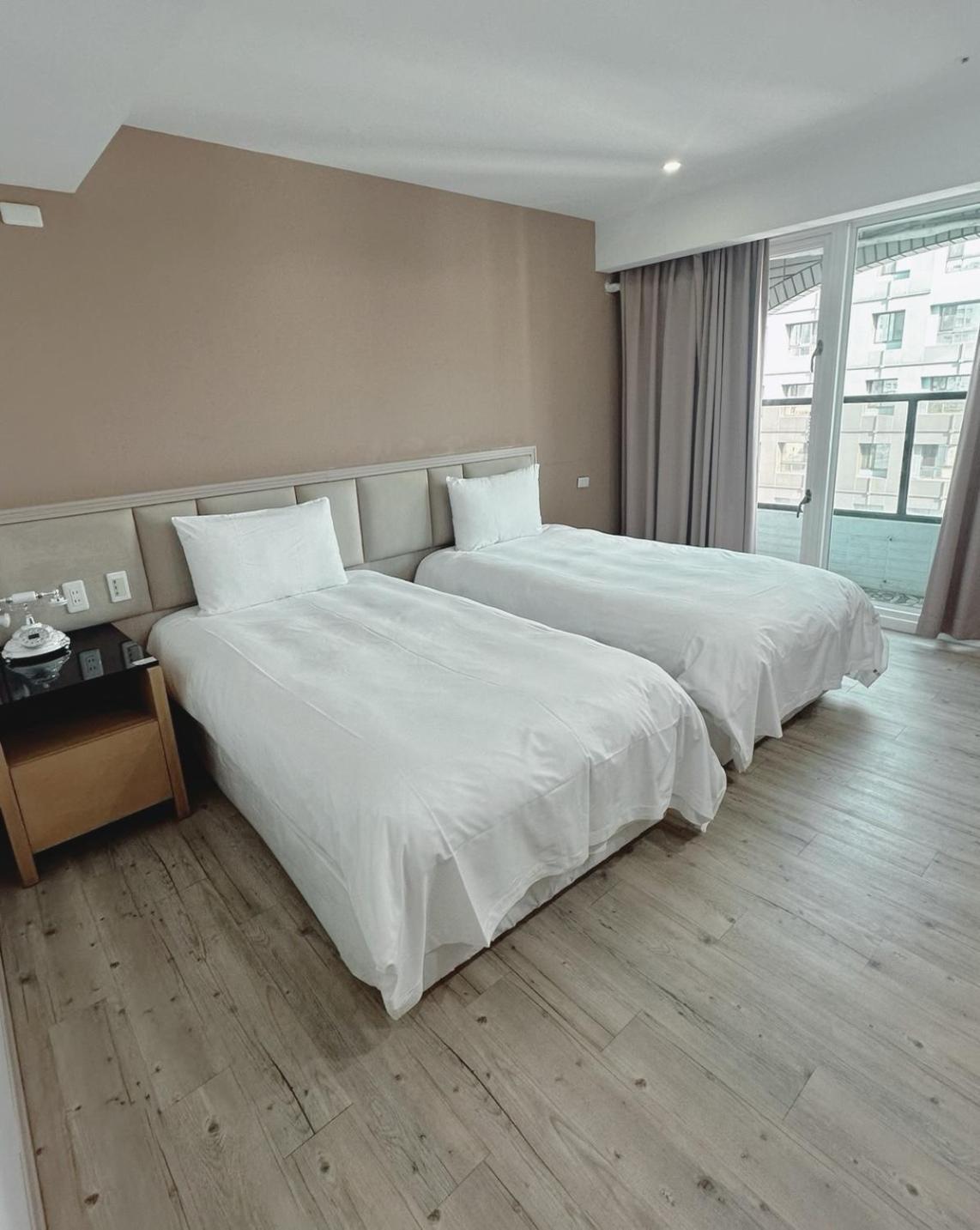 Hotel Champs Elysees Taichung Eksteriør billede