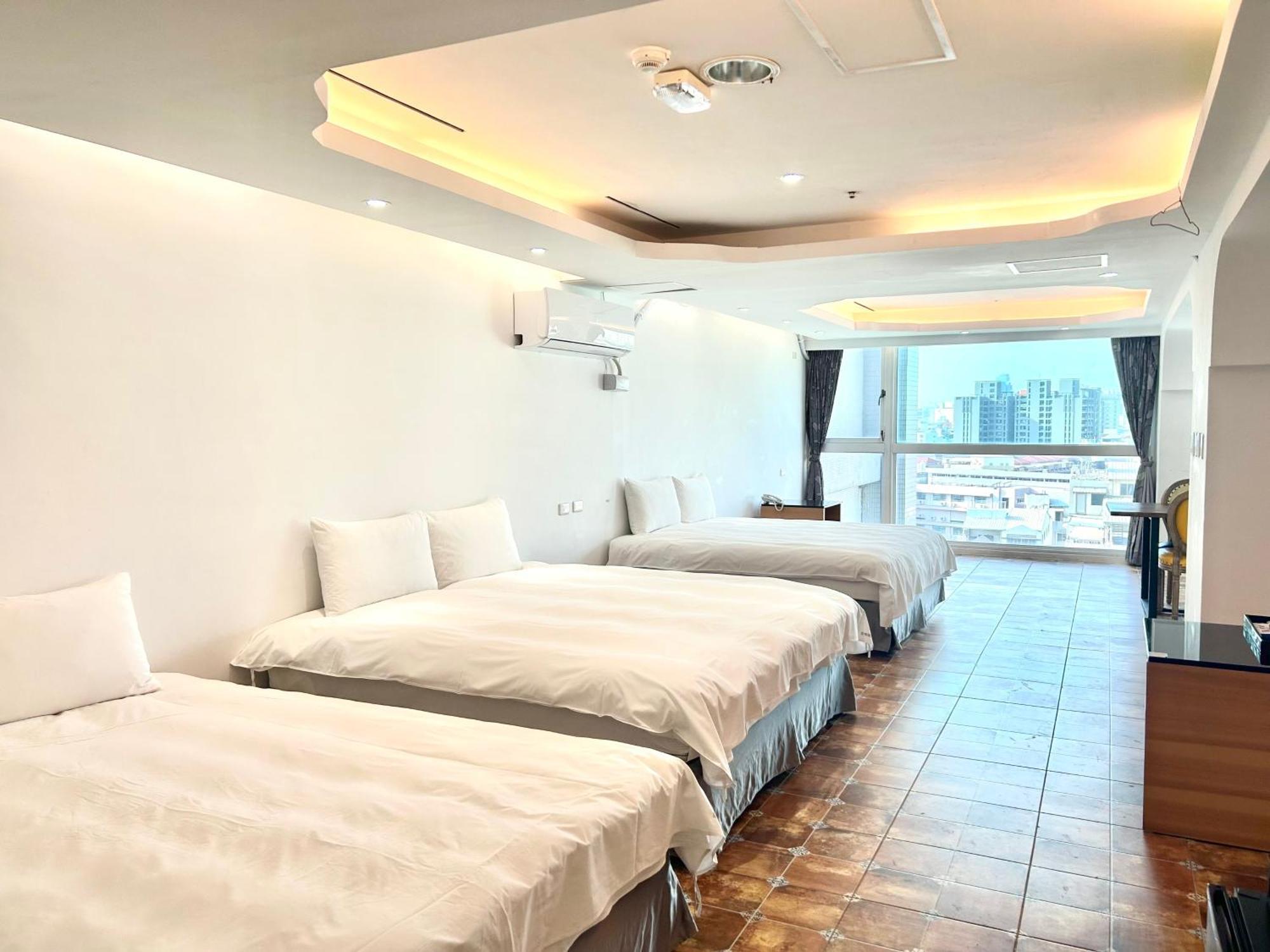 Hotel Champs Elysees Taichung Eksteriør billede