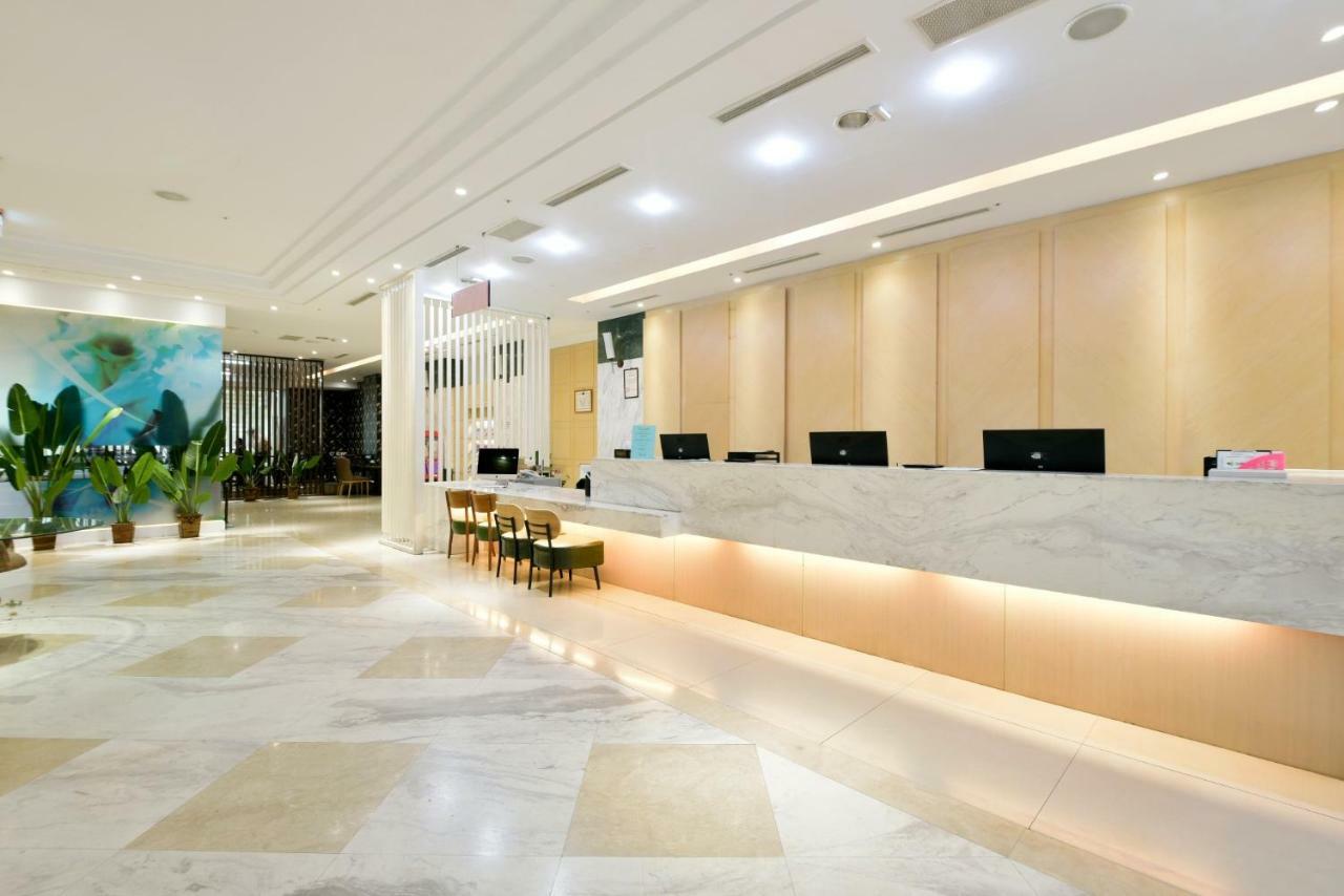Hotel Champs Elysees Taichung Eksteriør billede