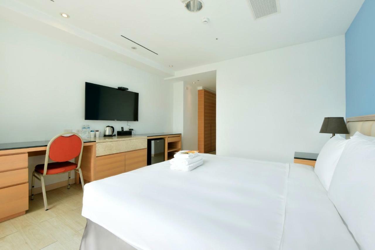 Hotel Champs Elysees Taichung Eksteriør billede